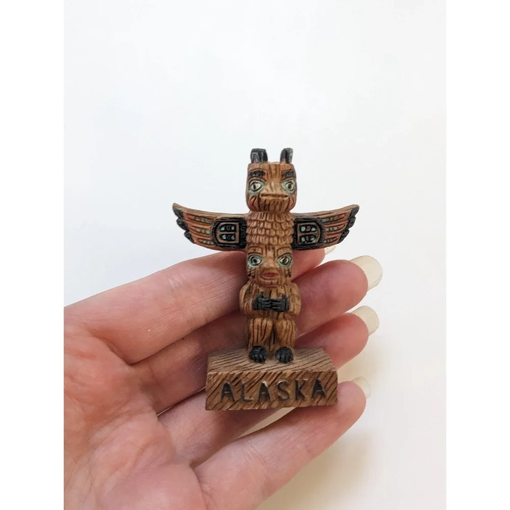 Alaska Totem Pole Fridge Magnet Souvenir 3D Carved Look Native-Inspired Design